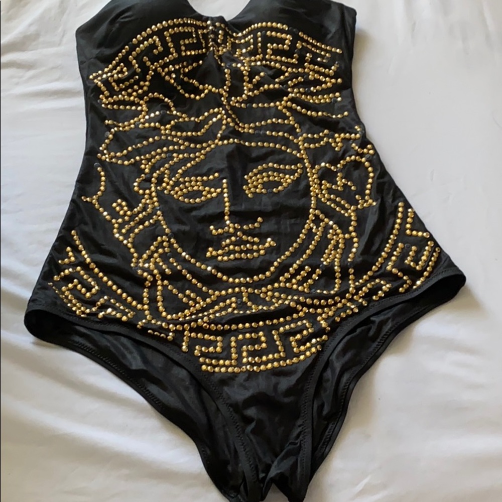 Black swimwear Or Top